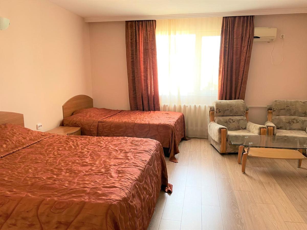Family Hotel Central Burgas Exterior photo